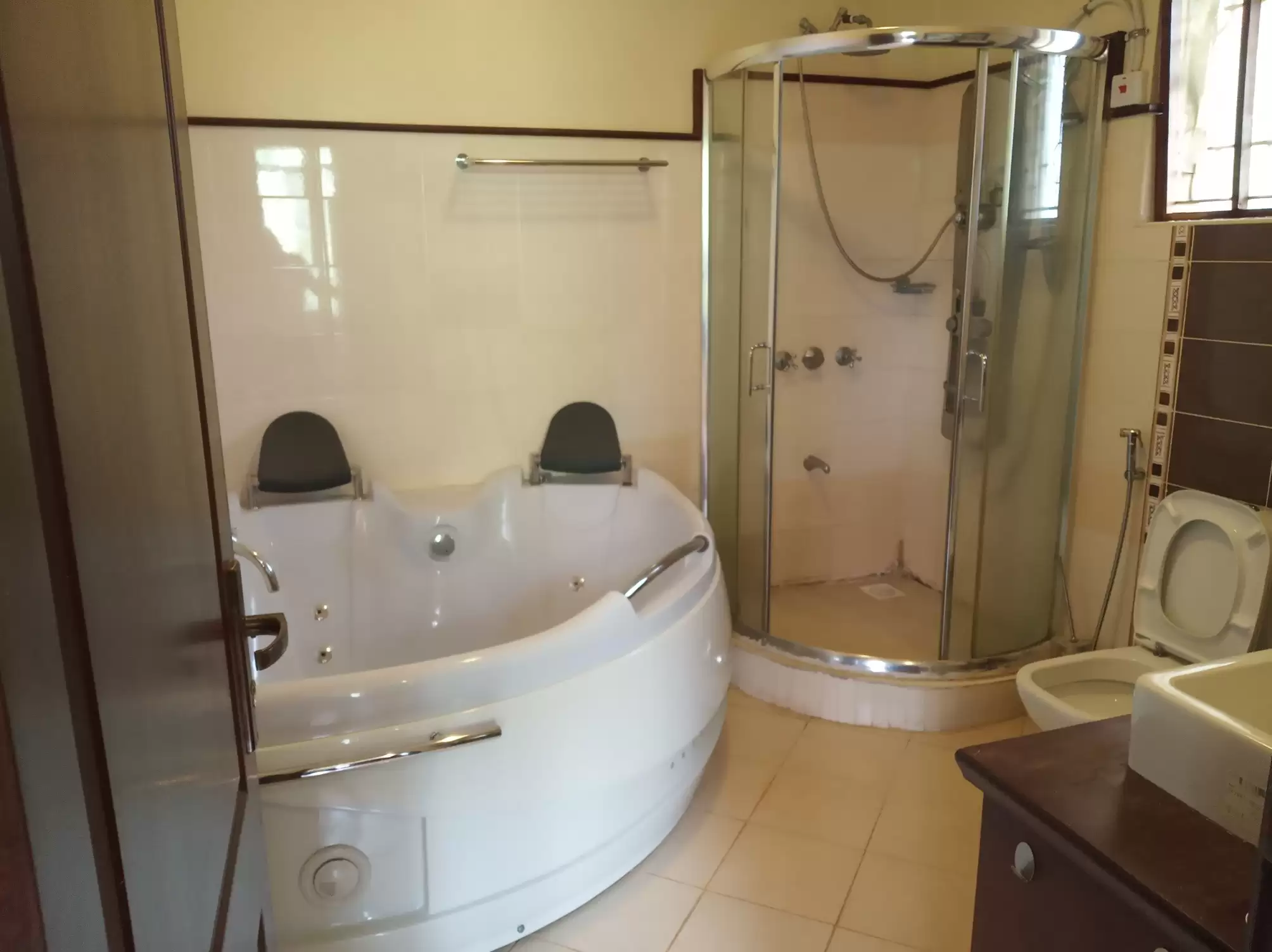 4 bedroom all ensuite mansion for rent in Runda Image