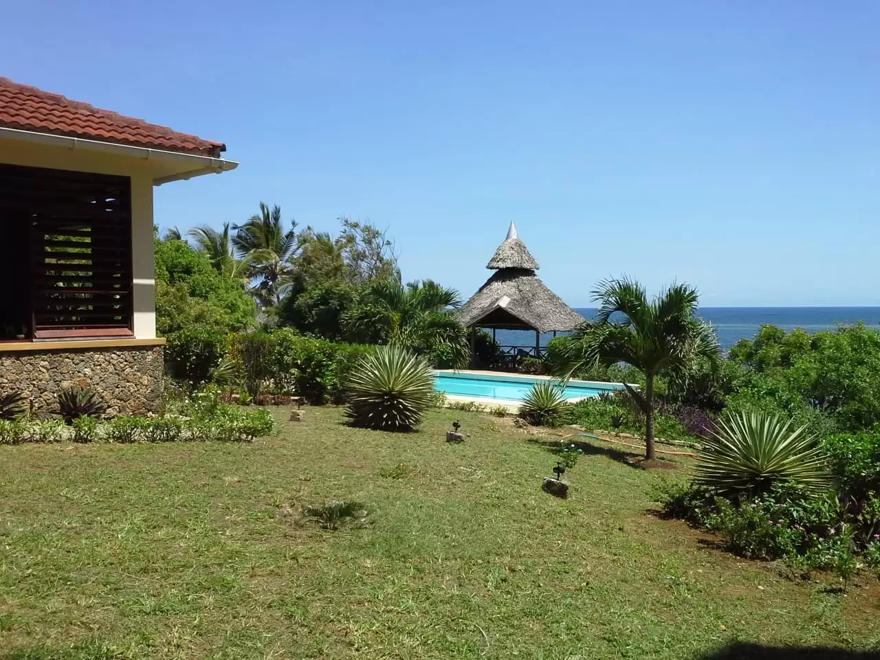 4 bedroom beach house for sale in Shanzu Mombasa Image