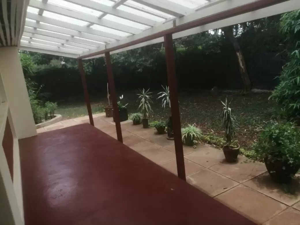 4 bedroom commercial bungalow for rent in Kilimani Image