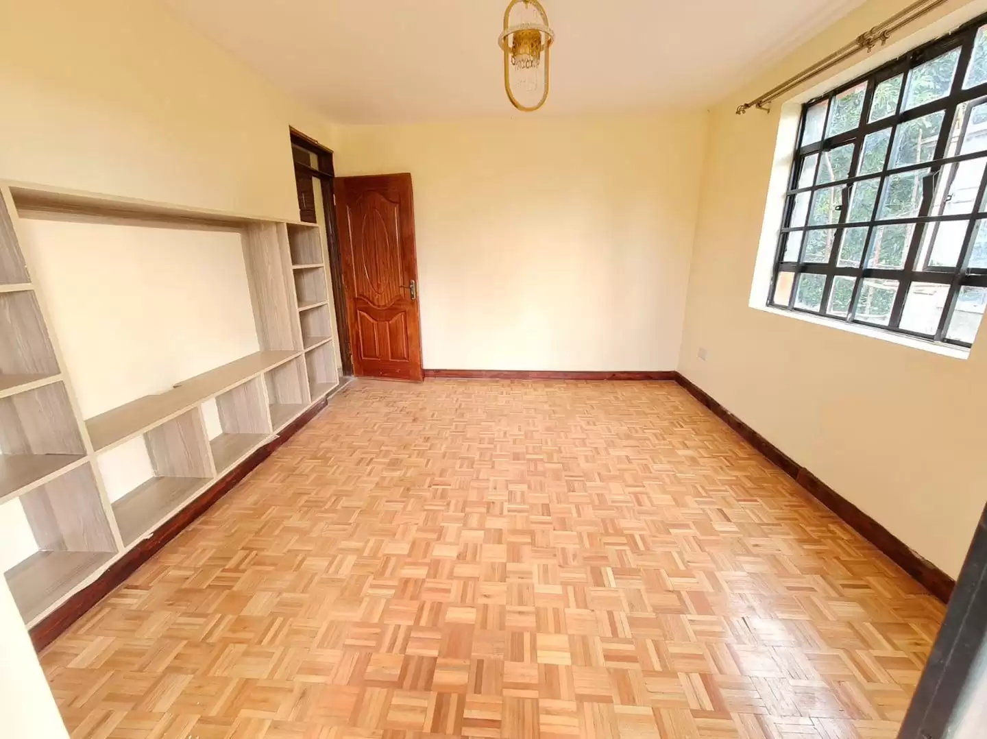 4 bedroom house for sale in Ruaka Image