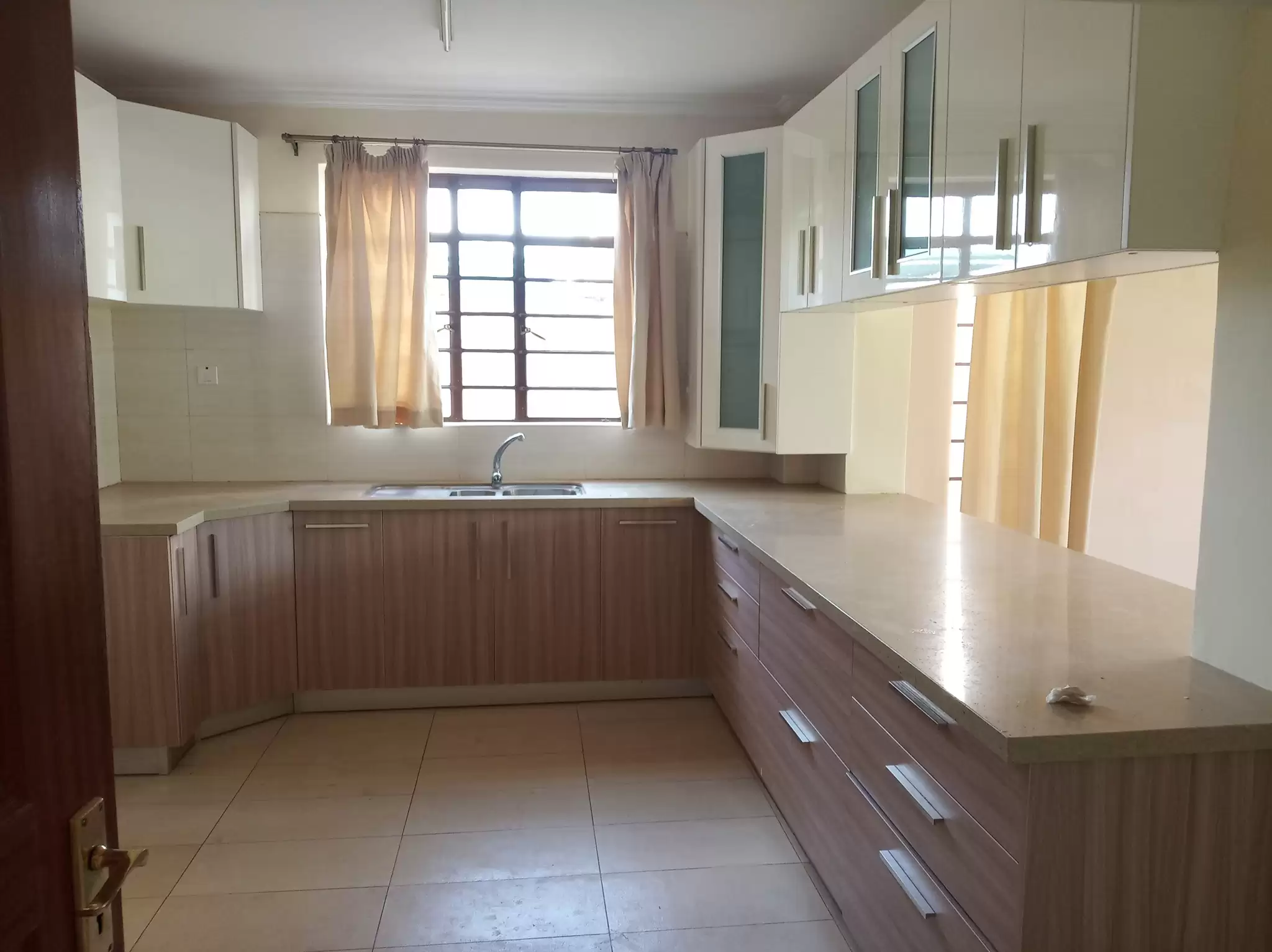 4 bedroom mansion along Kiambu road for rent Image