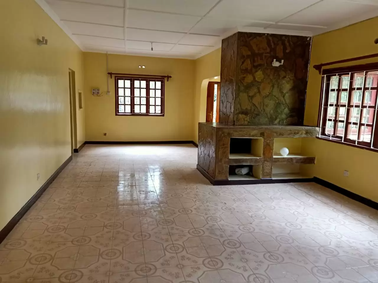 4 bedroom mansion for rent in Thome Estate in Thome, Nairobi, Kenya