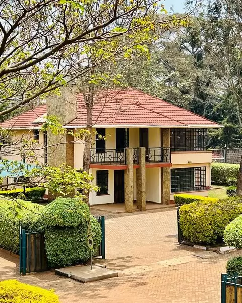 4 bedroom villa with dsq for rent along Kiambu road Image