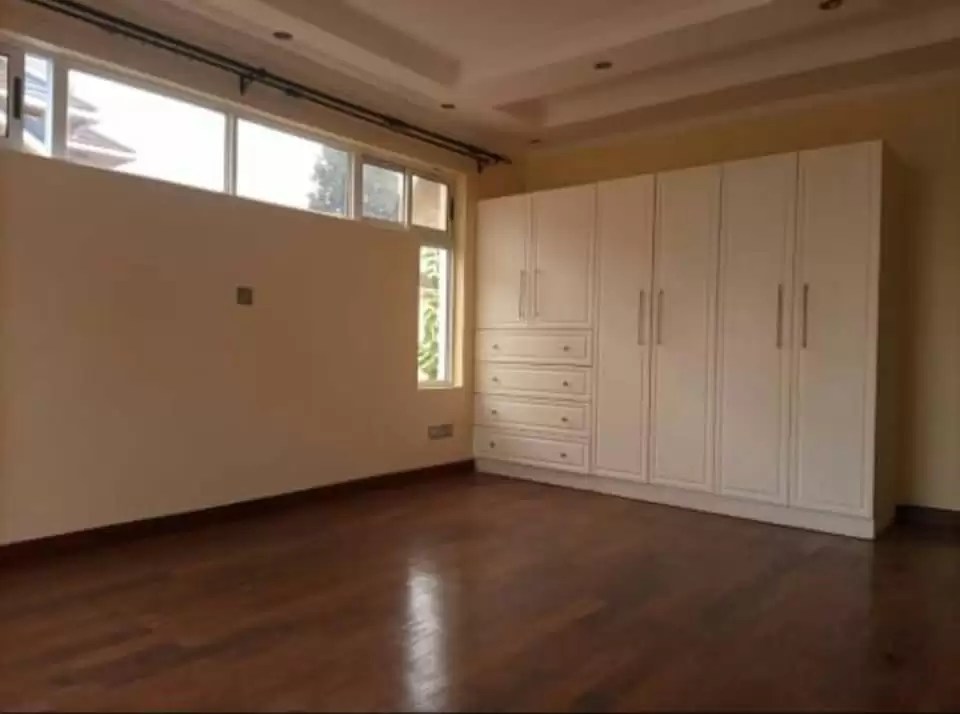 5 bedroom double-storey house for rent in Lavington Image