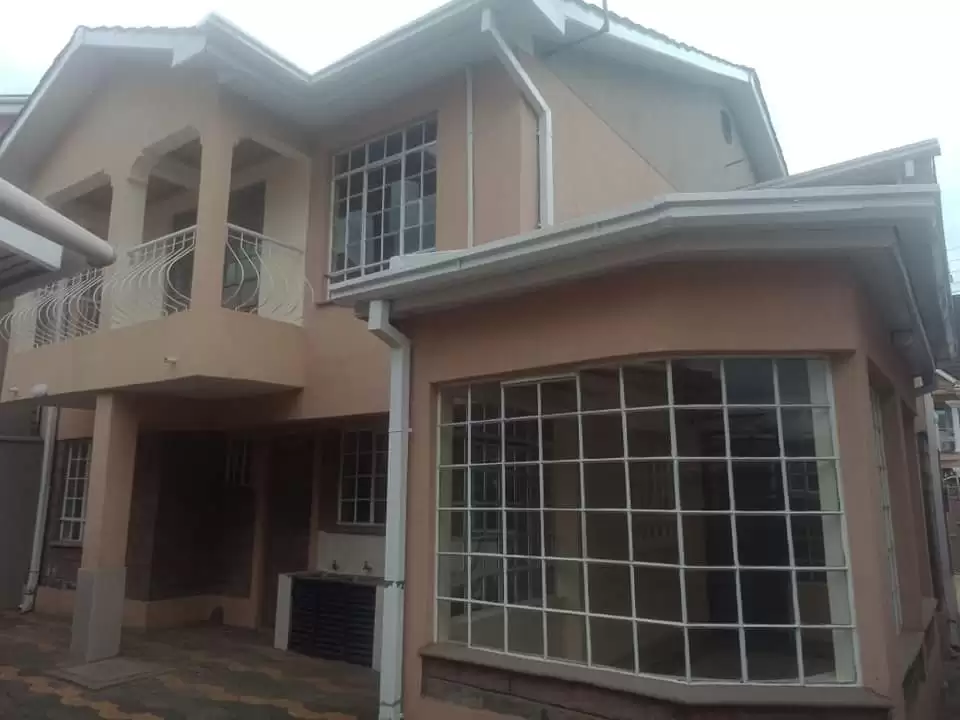 5  bedroom house to let in Safari park Thika road Image