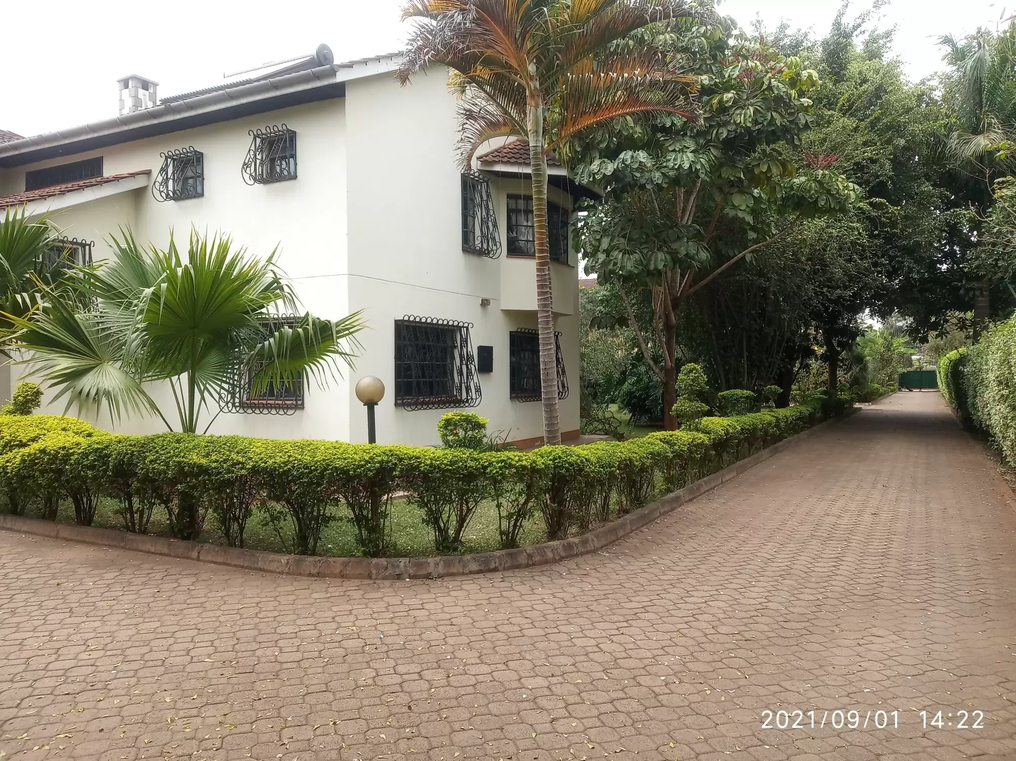 5 bedroom mansion in Runda Nairobi for rent Image