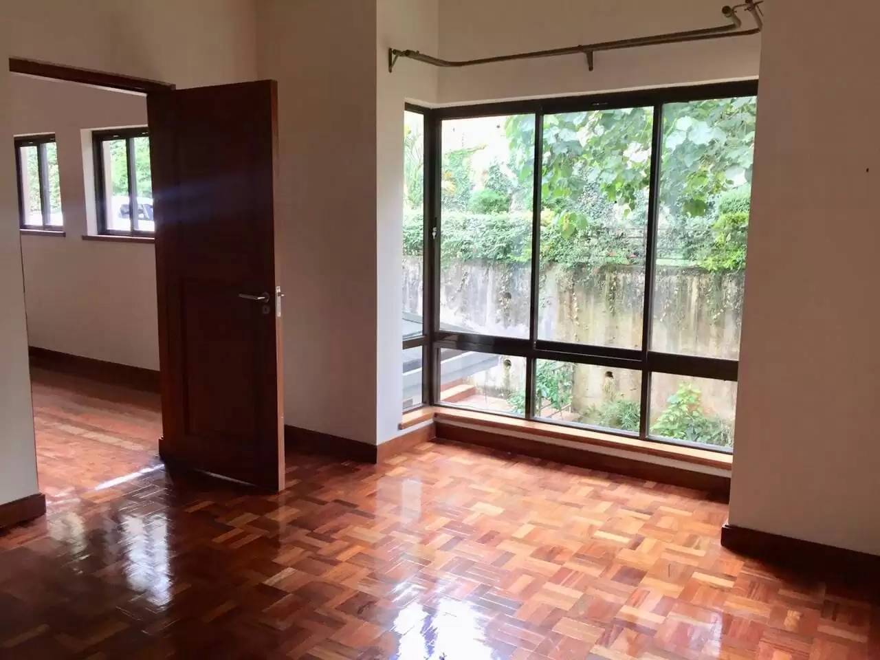 6 bedroom house for rent in Kitisuru Image