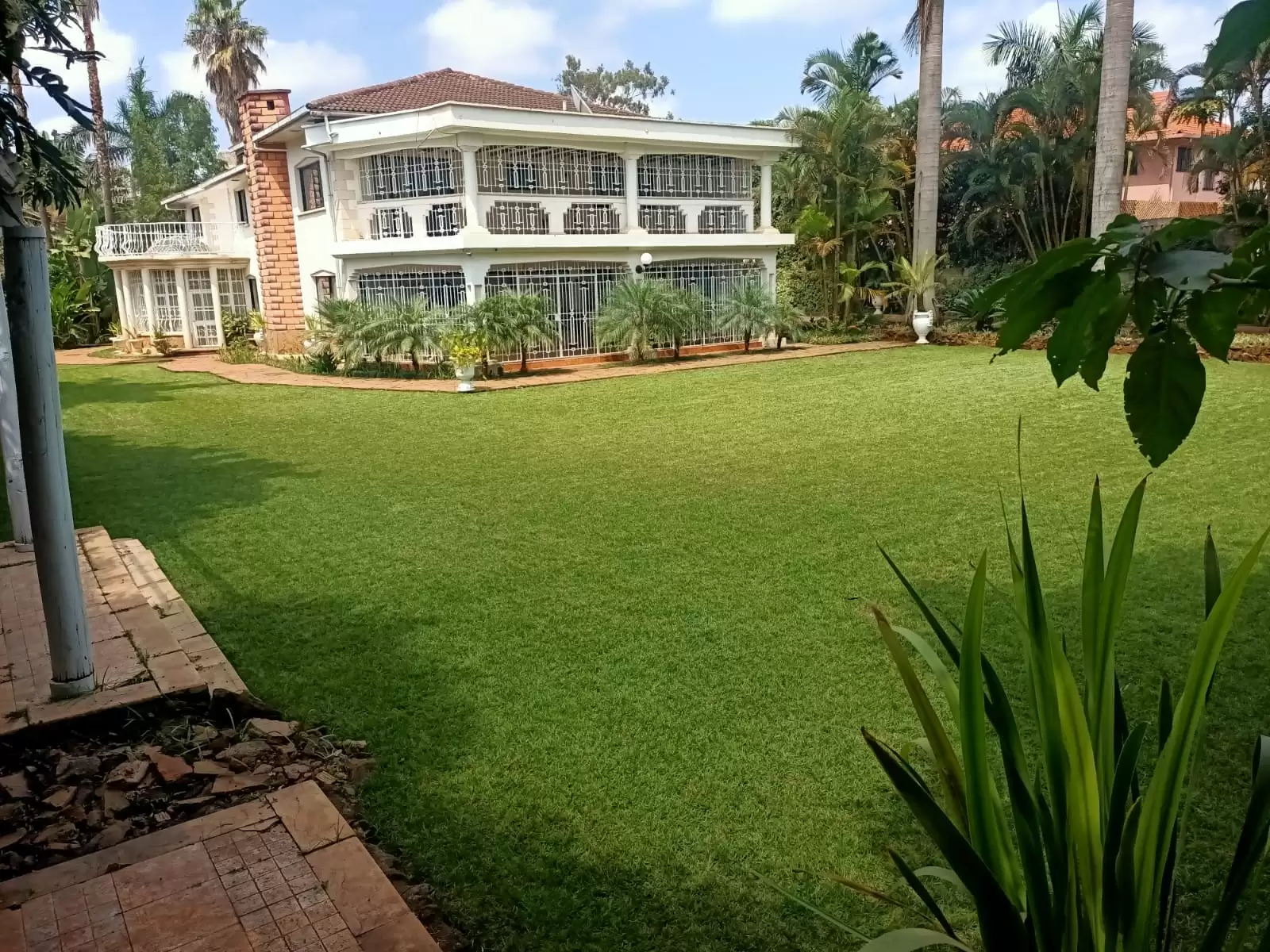 6 bedroom house for sale in Lavington Image