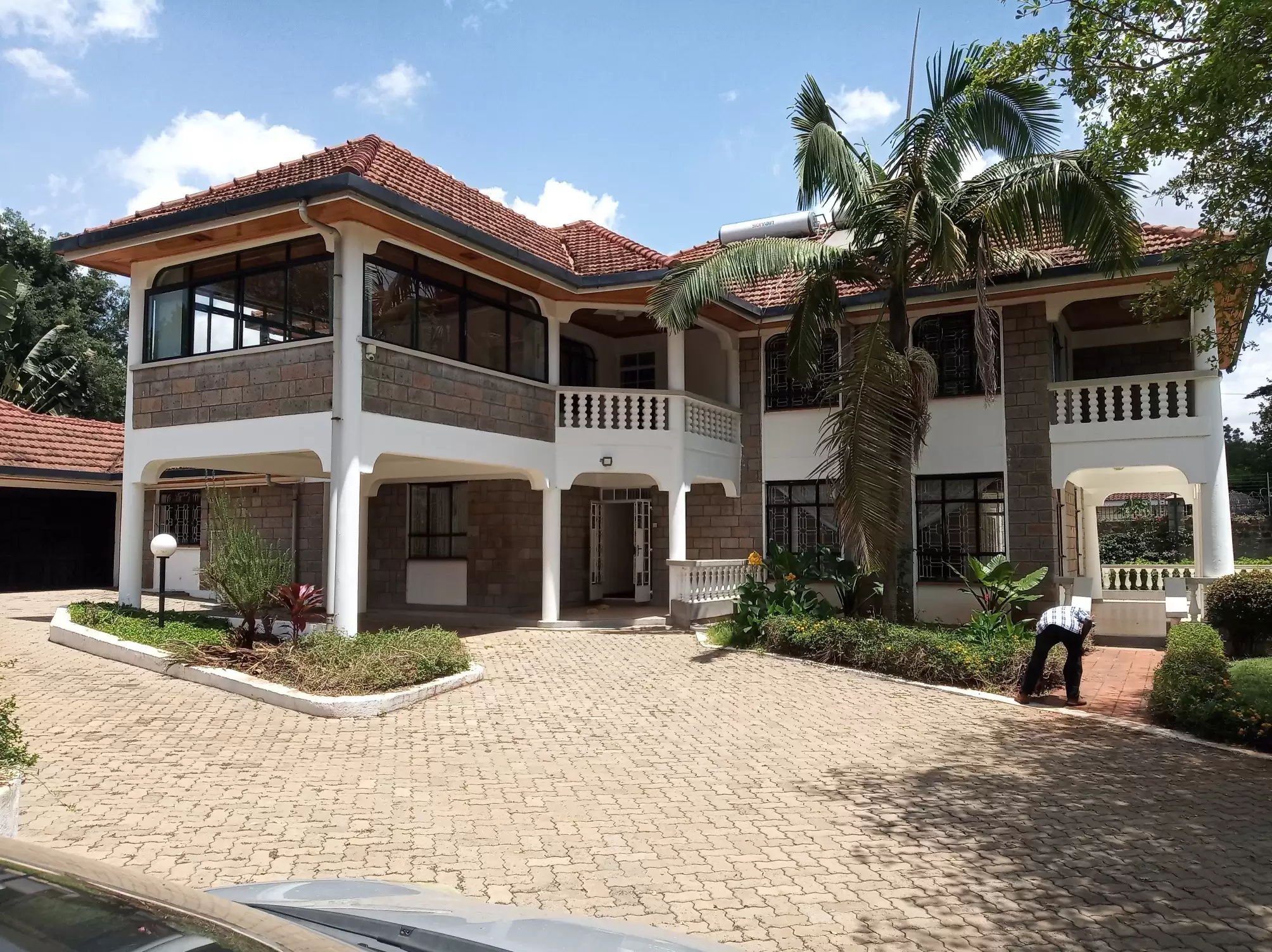 6 bedroom mansion for rent in Runda Image