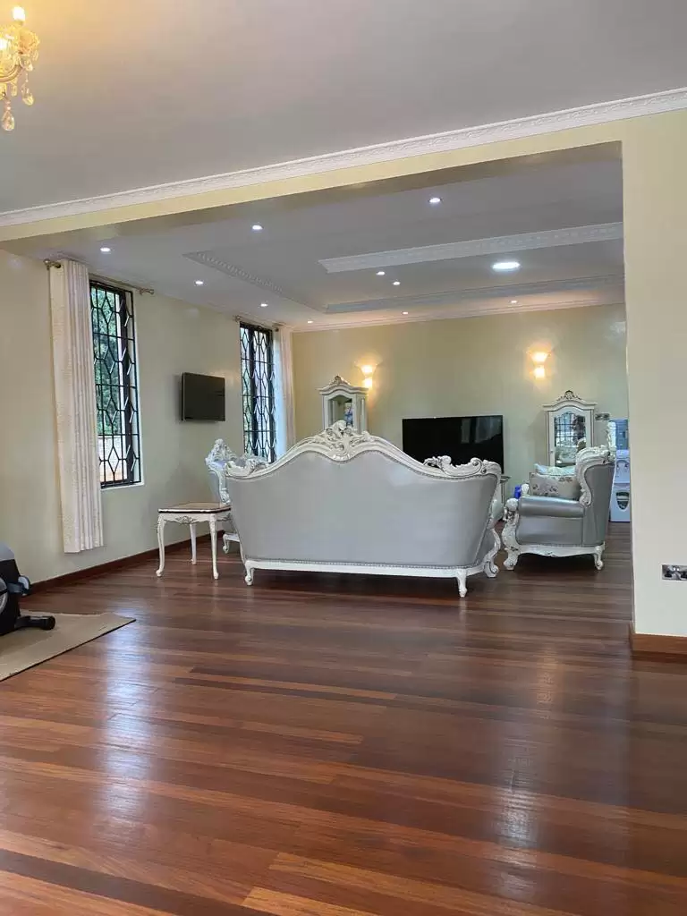 6 bedroom mansion for sale in Gigiri Image