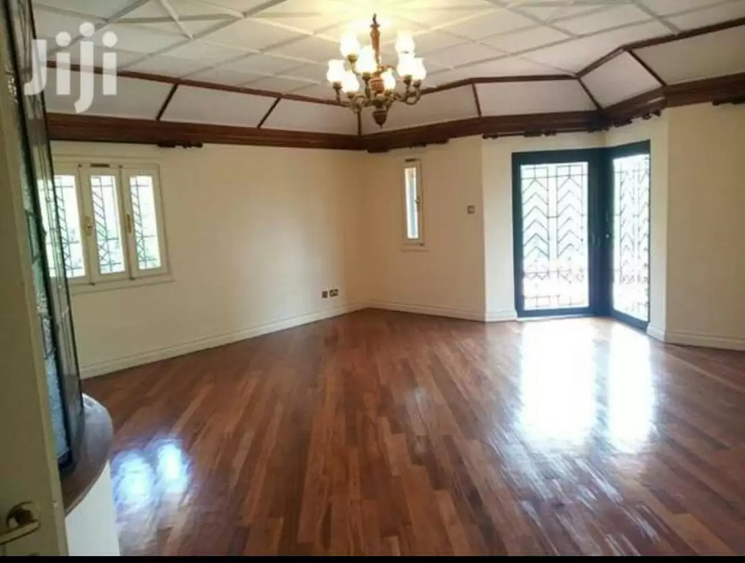 8 bedroom house for sale in Old Muthaiga Image