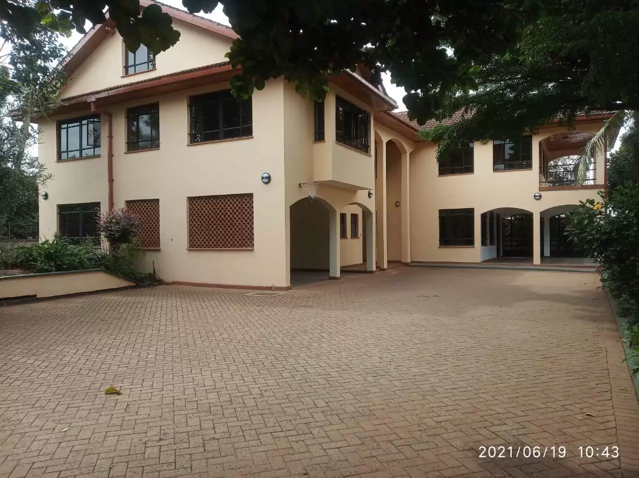 beautiful 5 bedroom mansion for rent in Runda Image