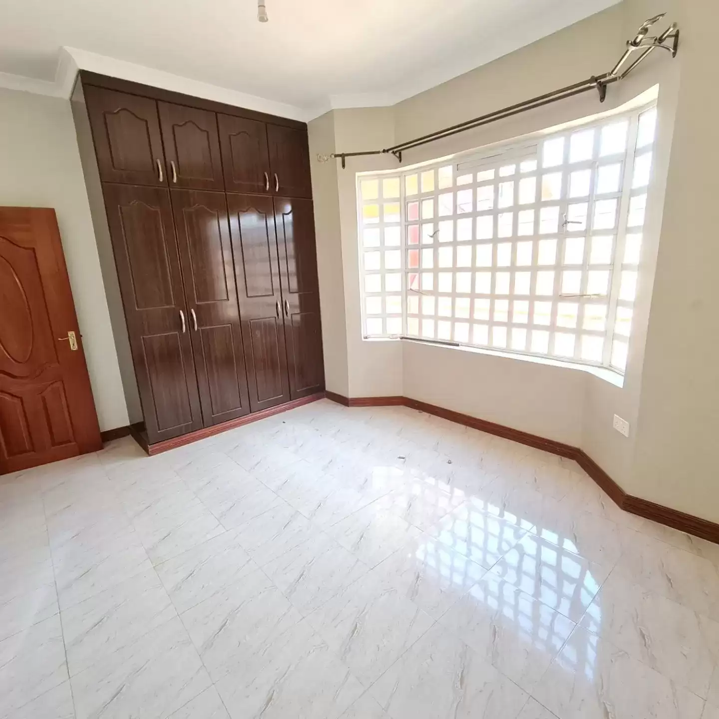 Eastern bypass Ruiru 5 bedroom mansion for rent Image