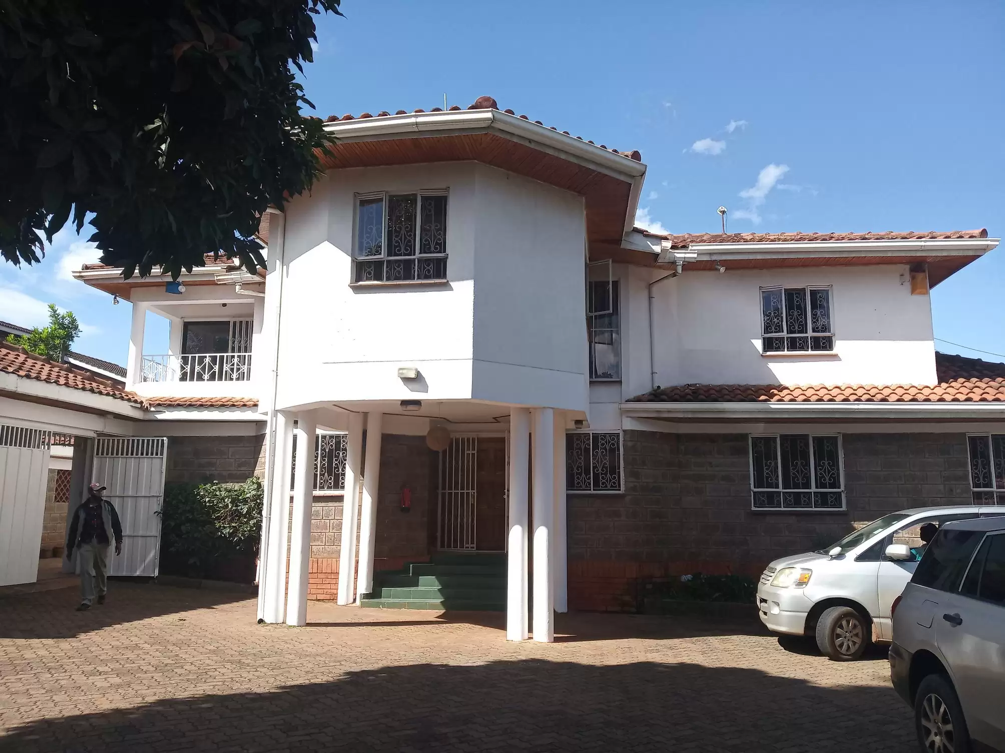 Old Runda 5 bedroom house with swimming pool for rent Image