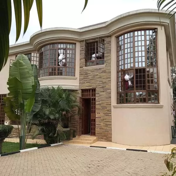 Runda 4 bedroom furnished and unfurnished house for rent Image