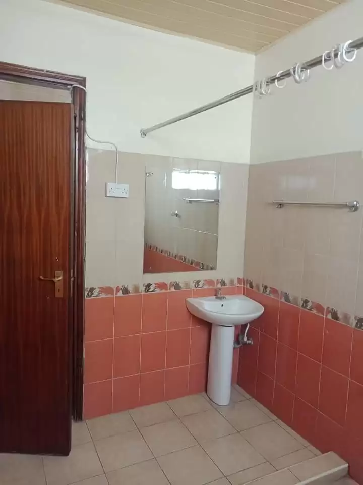 Thika road 5 bedroom house for rent near Safri park Image