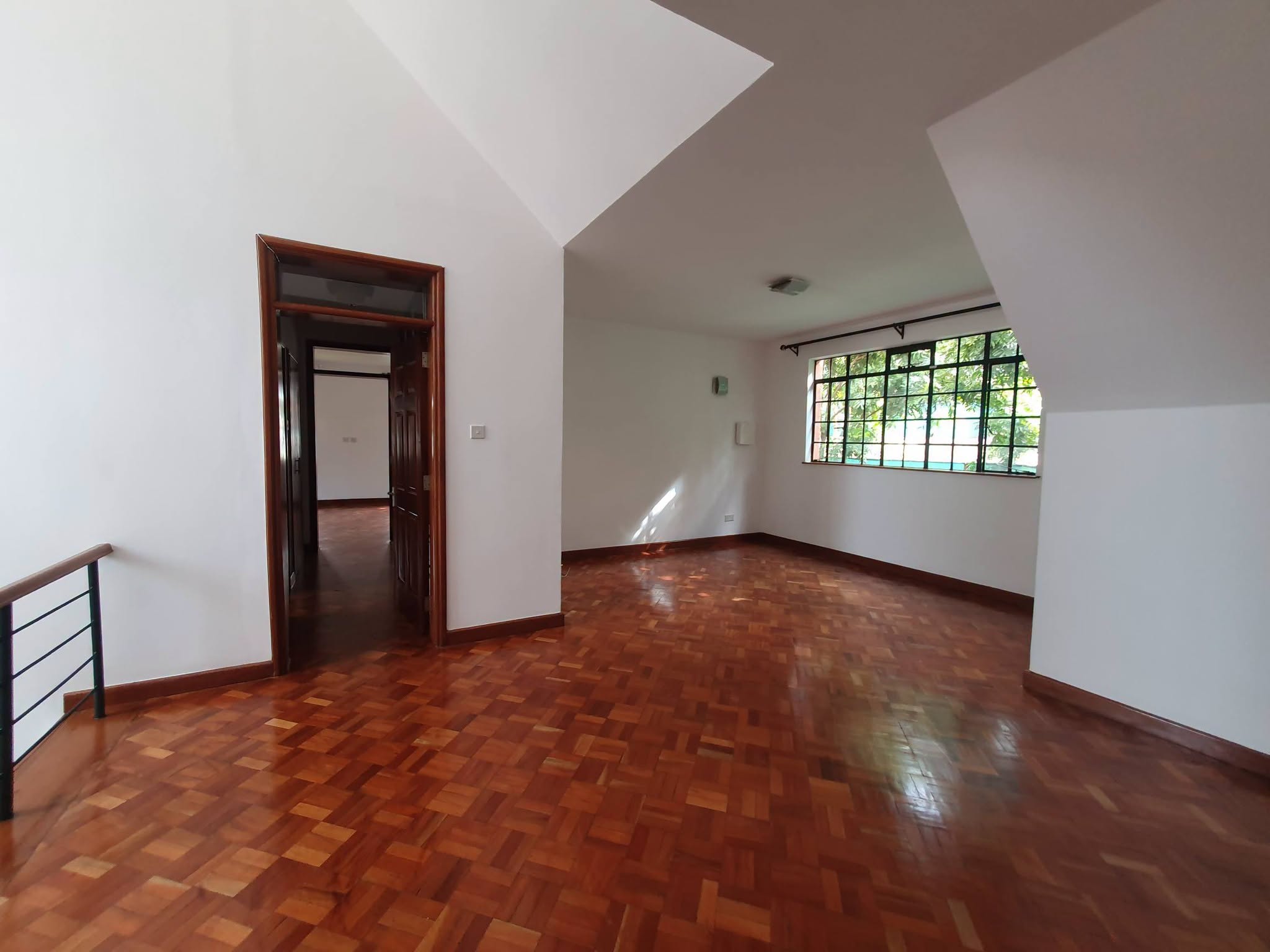 Prime Ensuite 4-Bedrooms plus DSQ maisonette for sale in lavington Image