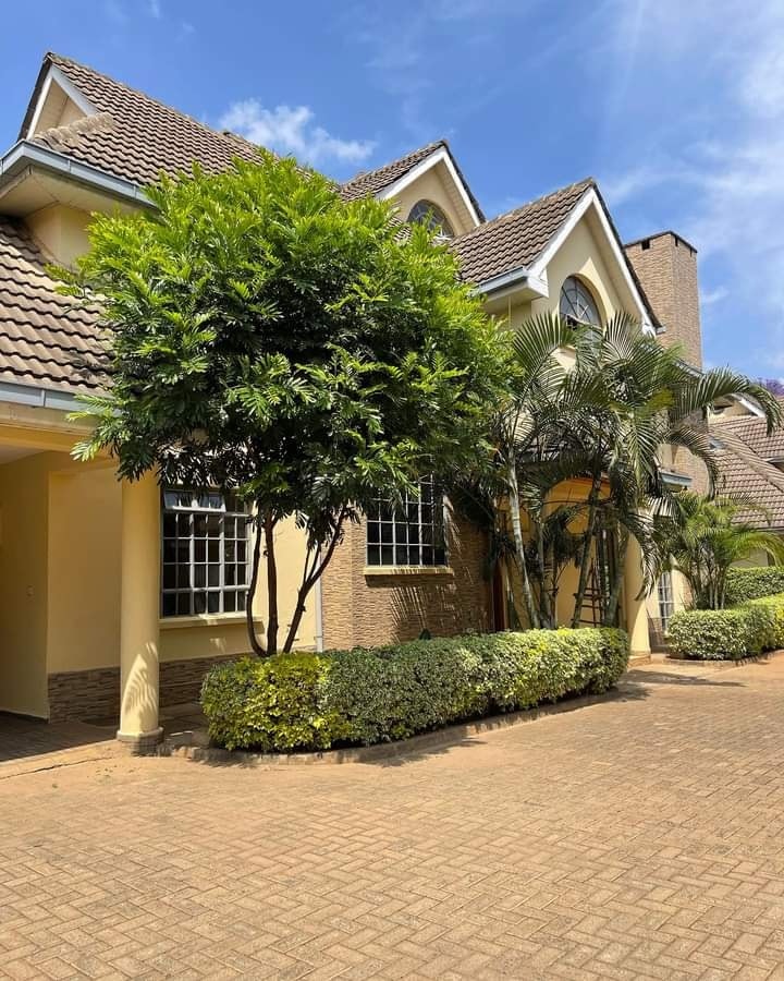 Ravishing 5 bedroom townhouse plus sq let lavington