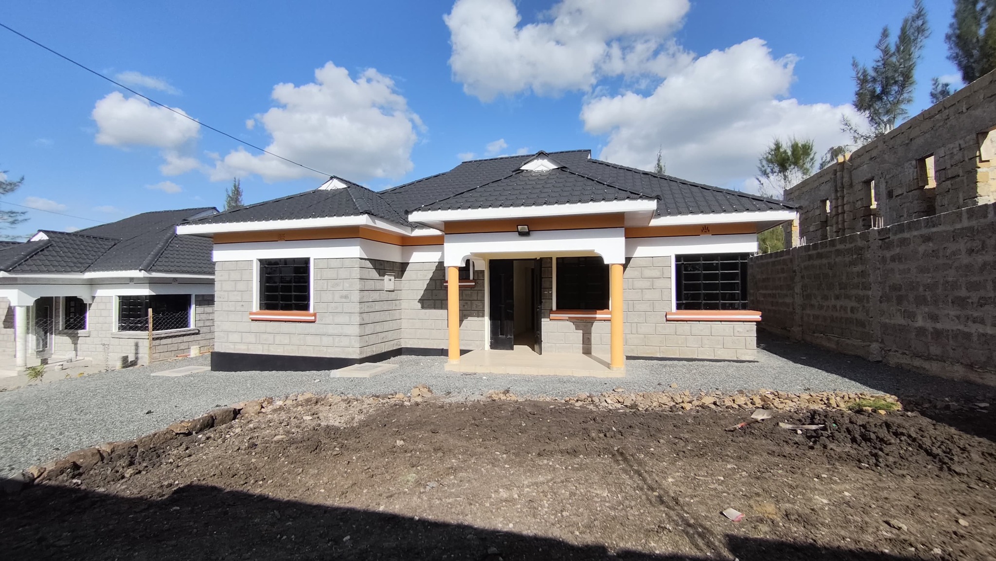 𝗡𝗲𝘄 𝟯 𝗕𝗲𝗱𝗿𝗼𝗼𝗺 (𝗽𝗹𝘂𝘀 𝗦𝗤) 𝗕𝘂𝗻𝗴𝗮𝗹𝗼𝘄 Sale in Kiserian