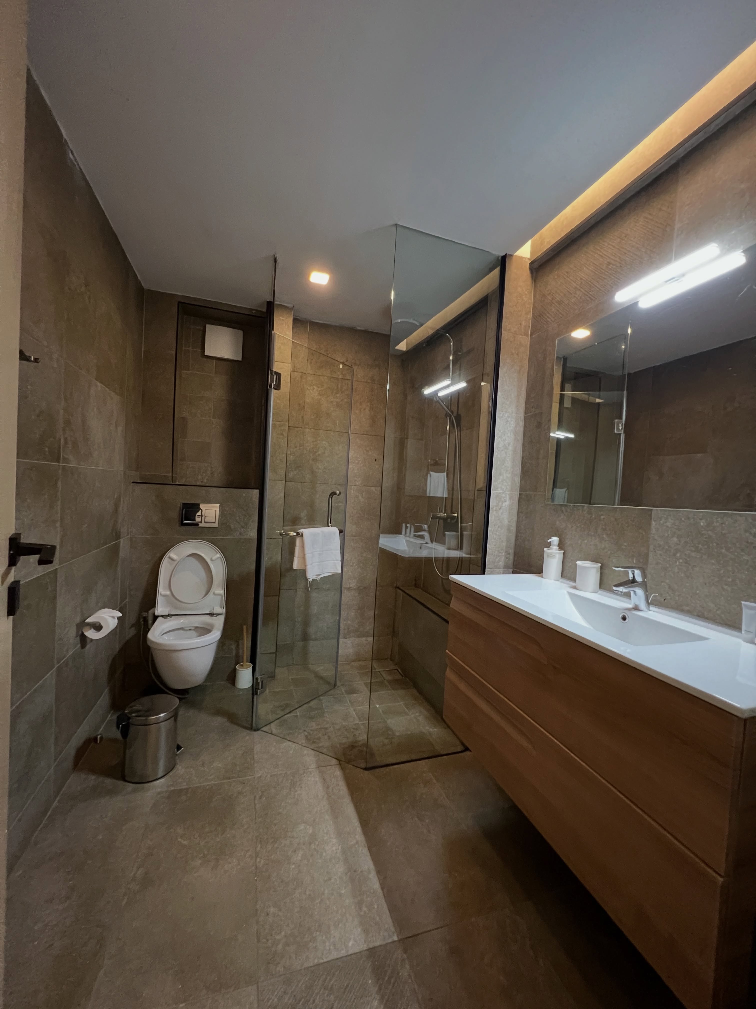 Spacious 2 and 3-bedroom apartments (all ensuite) with DSQ for sale in kilimani Image