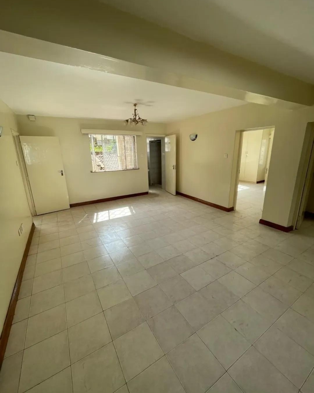 spacious 2 bedroom apartment to let in Parklands