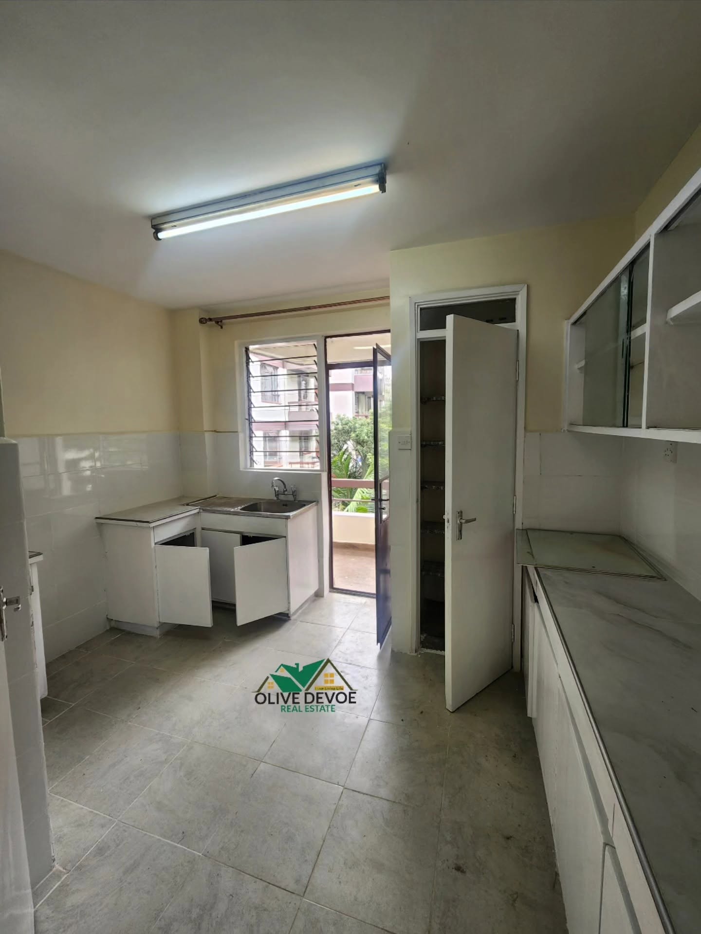 Spacious 2 bedroom apartment to let on Statehouse Road Image
