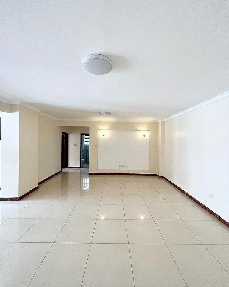 spacious 2 bedroom apartment with sq to let in Kilimani