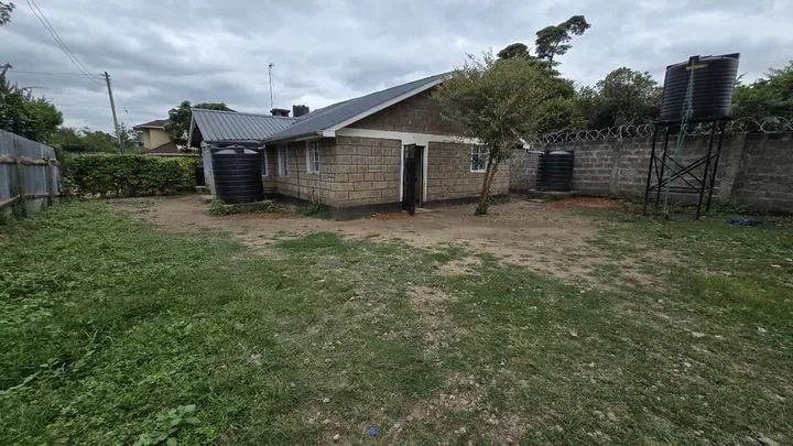 Spacious 2 bedroom bungalow to let in Karen