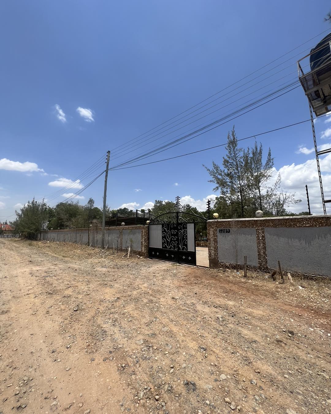 Spacious 2 bedroom maisonette plus sq for sale in Kitengela.