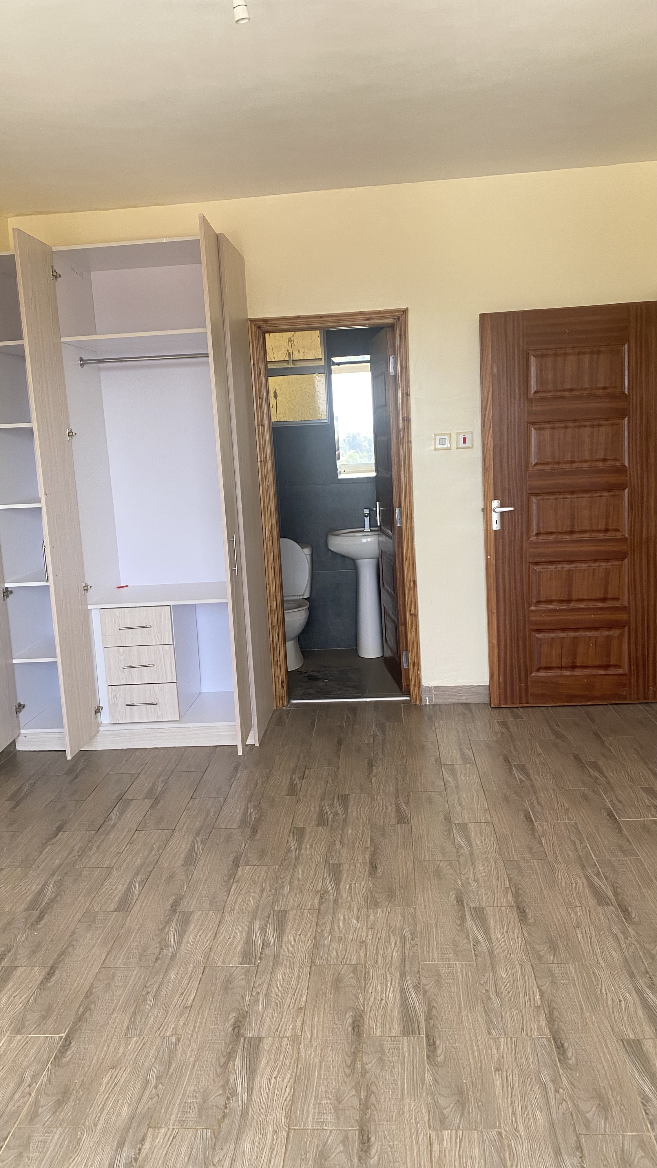 Spacious 2 bedroom Image