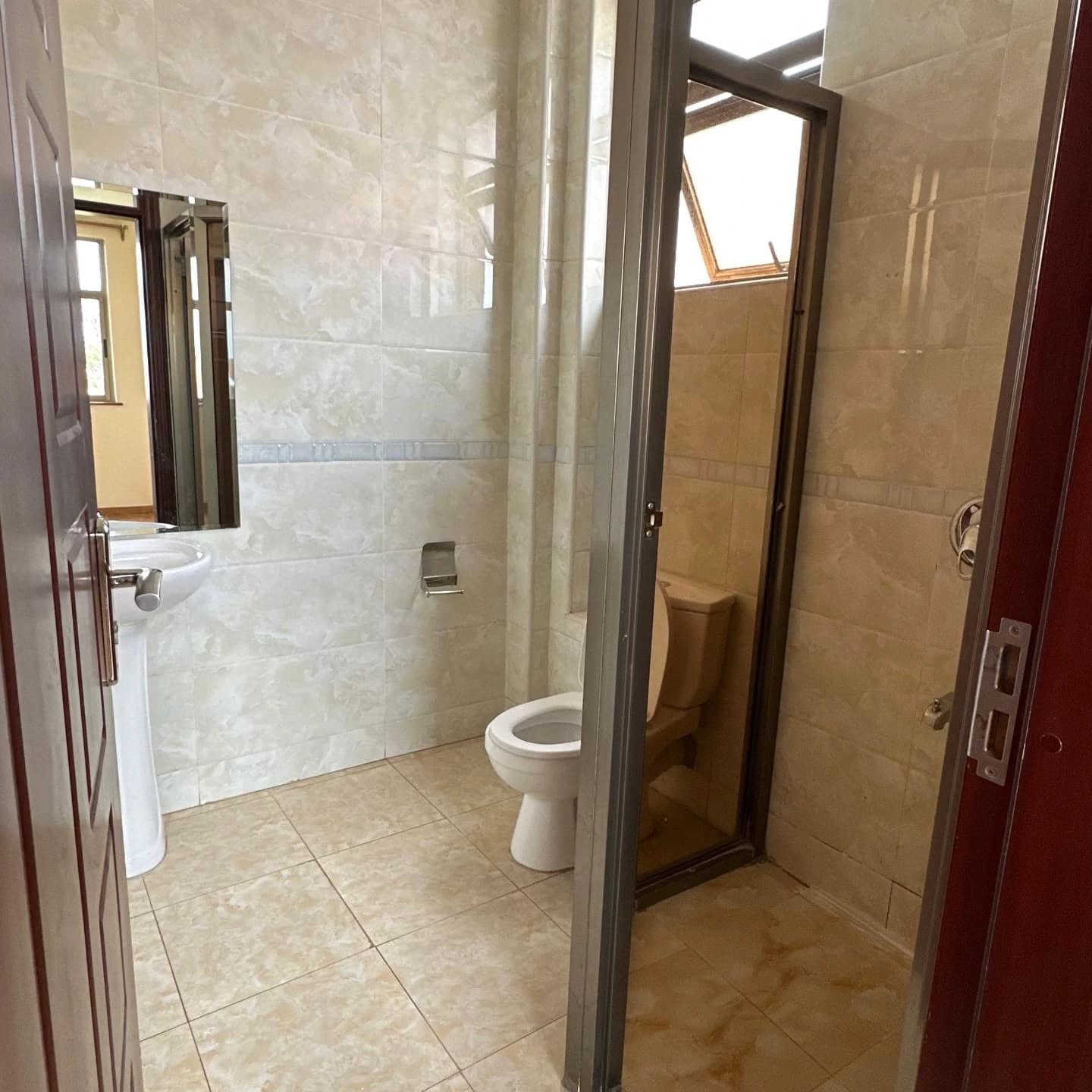Spacious 3 Bedroom Apartment + DSQ For Rent in Lavington Image