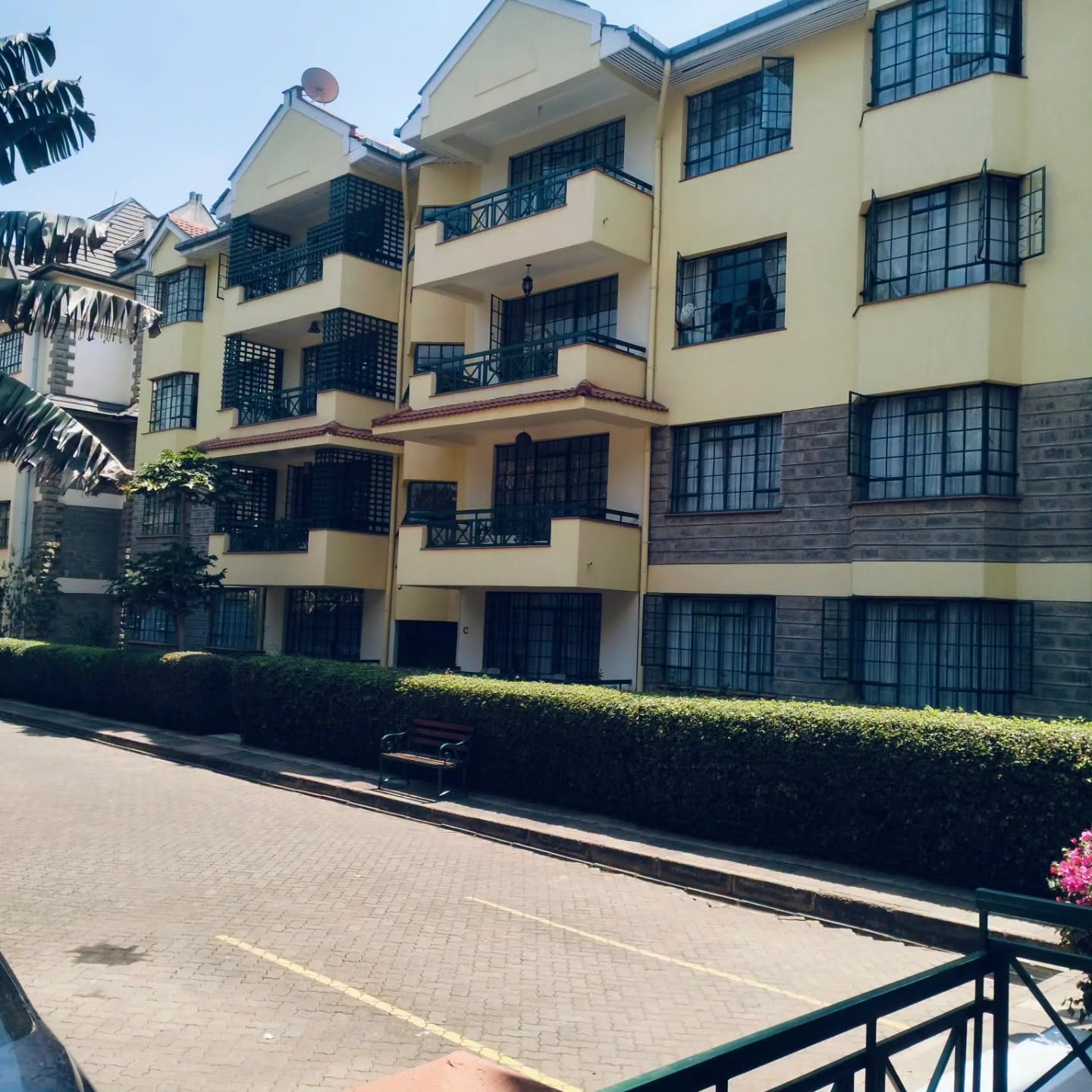 spacious 3 bedroom apartment for rent in kileleshwa, siaya road
