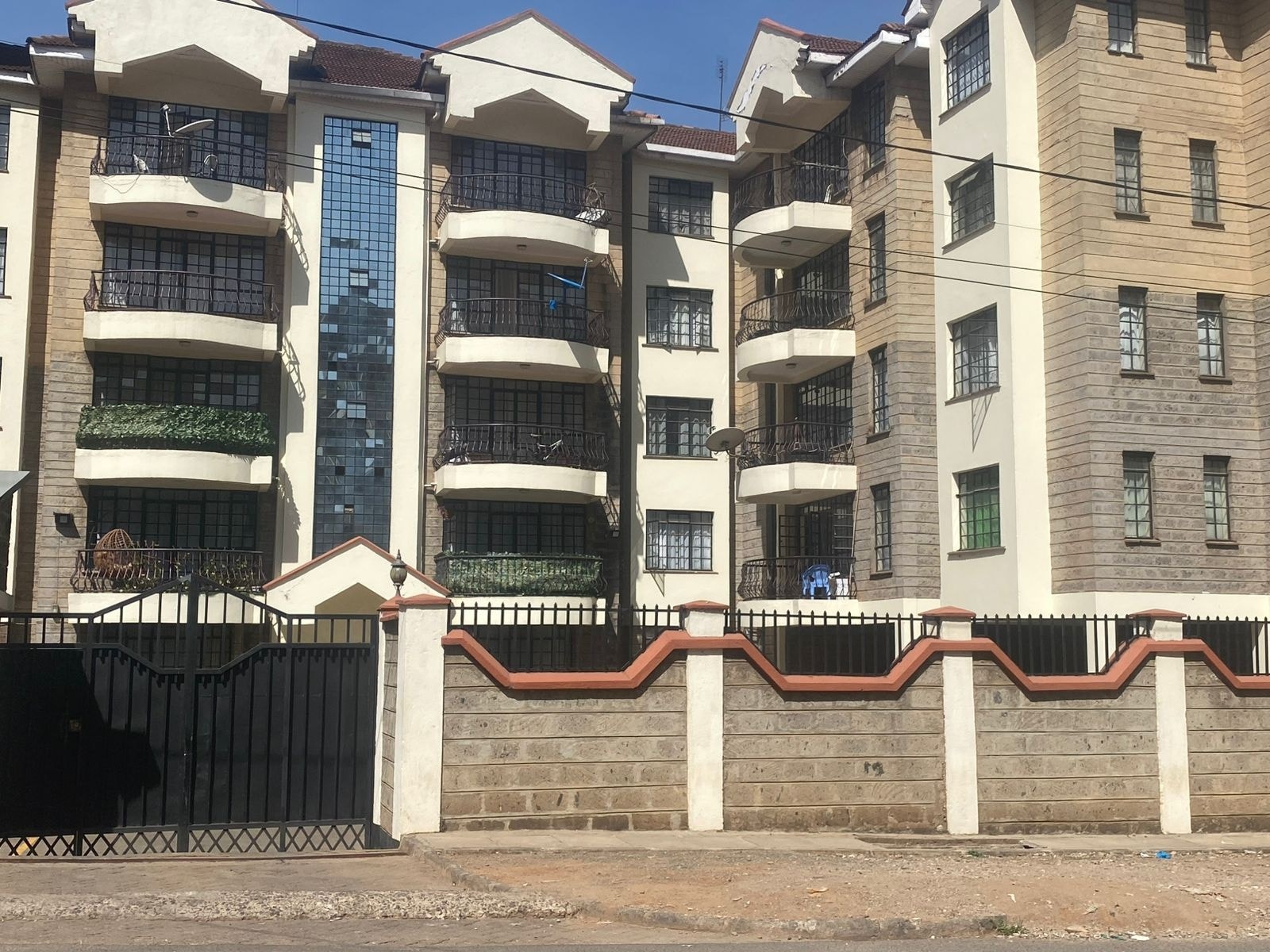spacious 3 bedroom apartment for sale in Langata