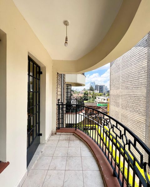 Spacious 3 bedroom apartment master en-suite to let in Westlands