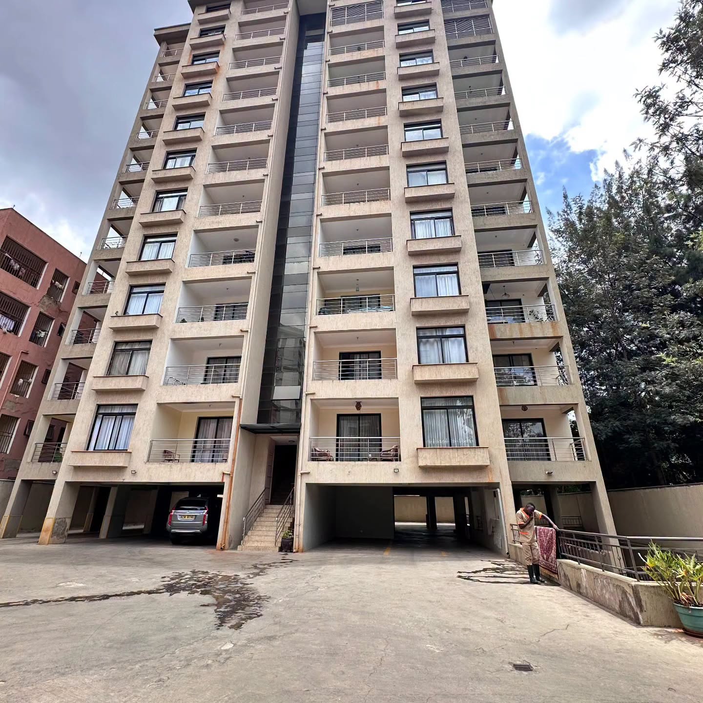 spacious 3 bedroom apartment plus dsq for rent in lavington Image