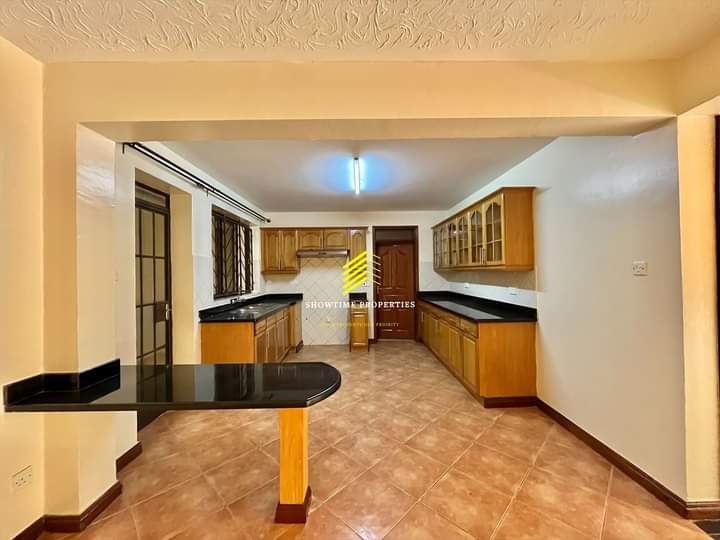 Spacious 3 Bedroom Apartment Plus DSq For Sale in Lavington