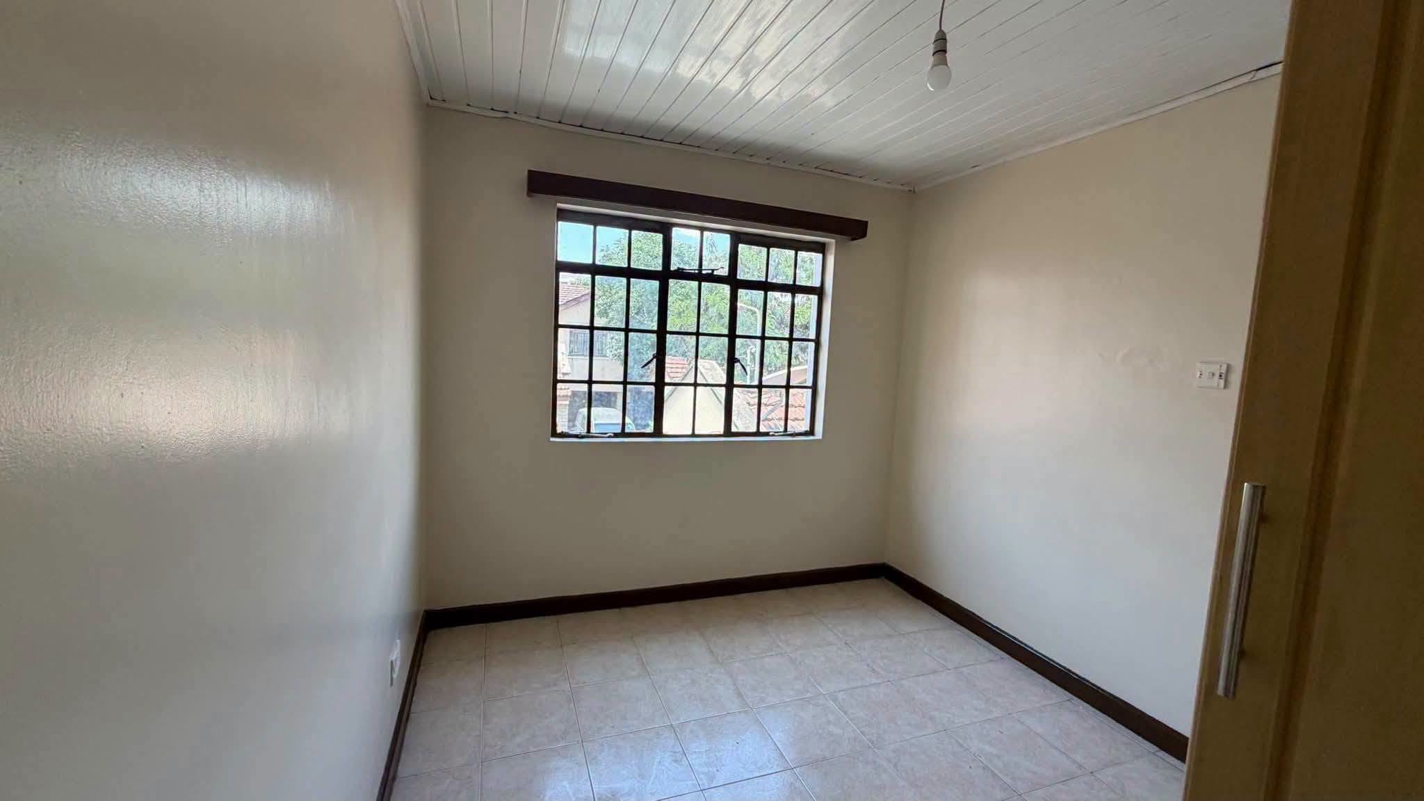 spacious 3 bedroom apartment plus dsq for sale or rent in syokimau Image