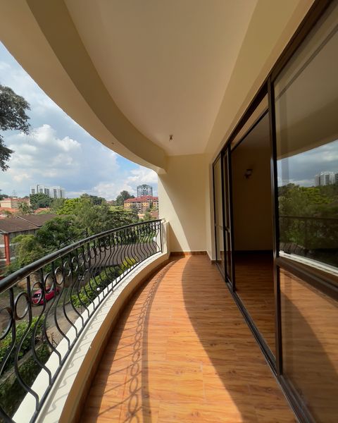 Spacious 3 bedroom apartment plus Dsq to Let in Lavington