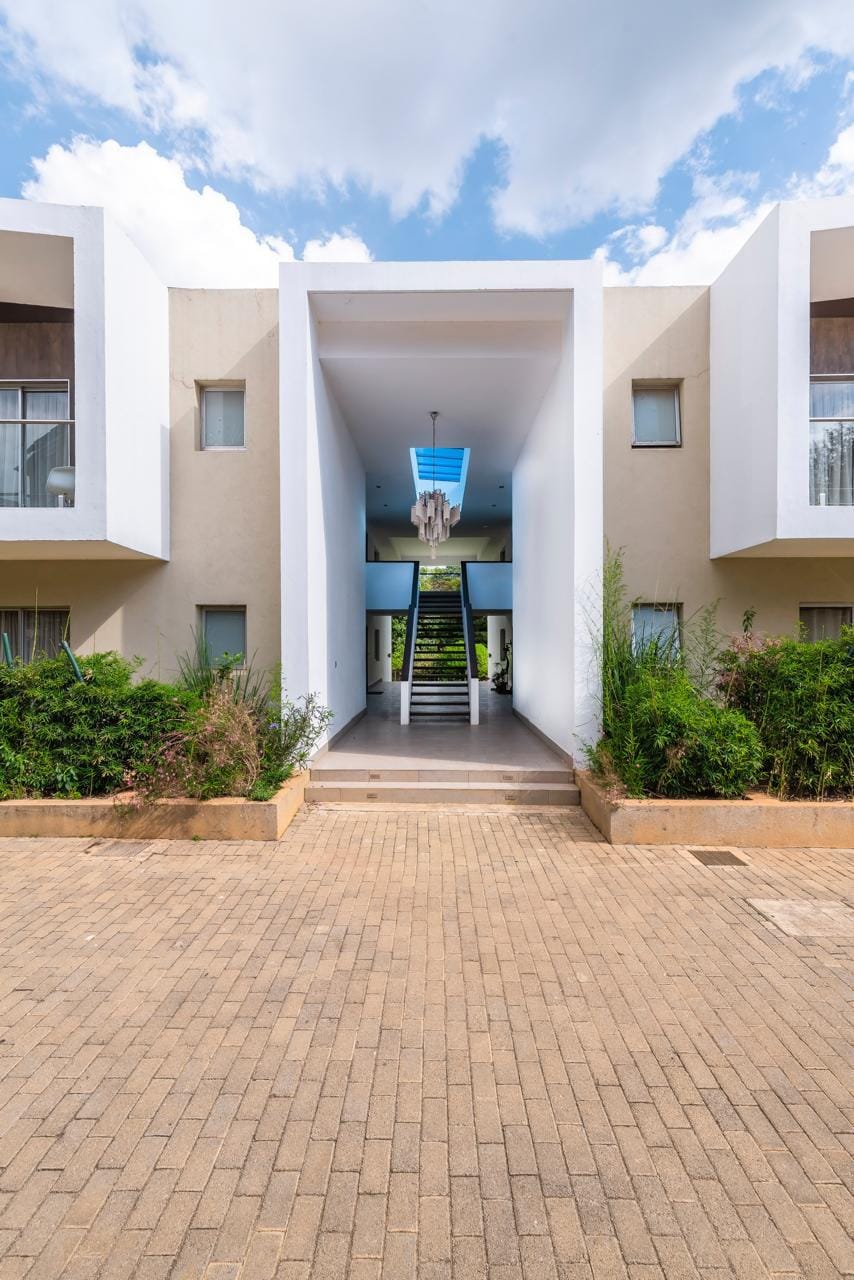 Spacious 3 bedroom apartment plus Dsq to Let in Westlands Image