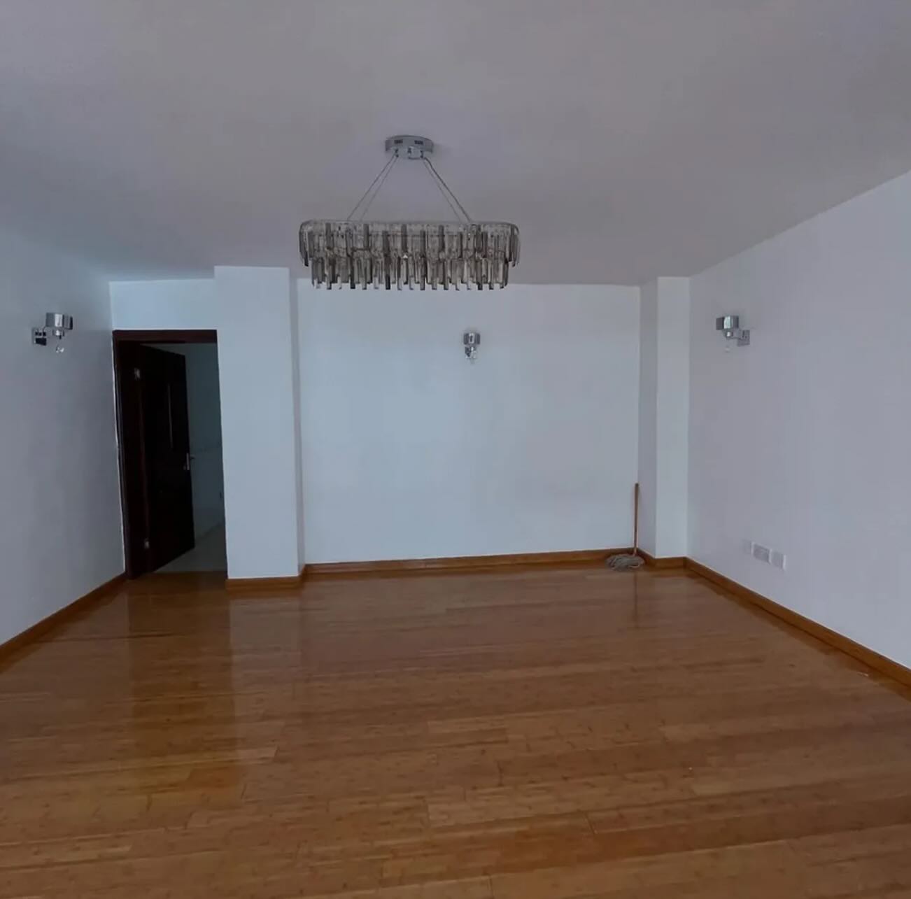 Spacious 3 bedroom apartment plus Dsq to rent in kileleshwa Image