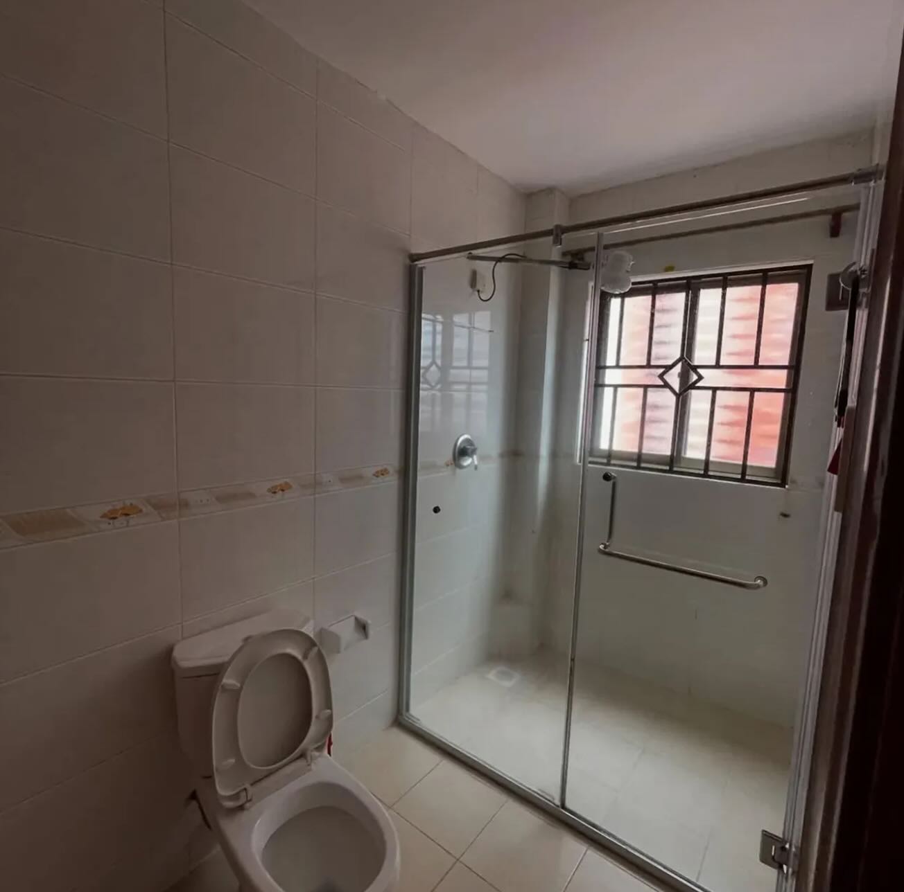 Spacious 3 bedroom apartment plus Dsq to rent in kileleshwa Image