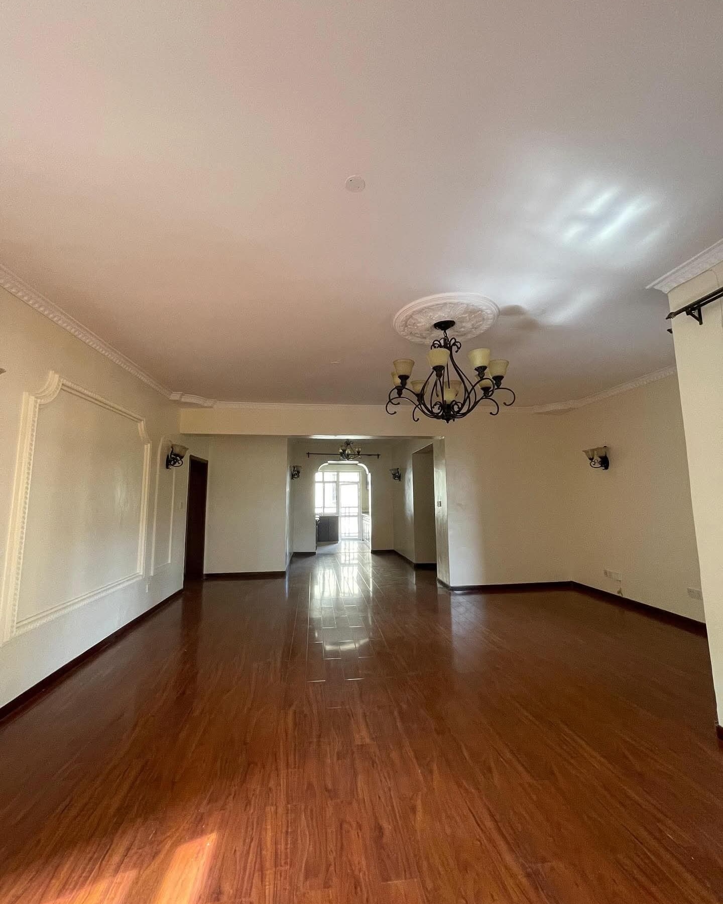 SPACIOUS 3-BEDROOM APARTMENT + SQ TO LET – LAVINGTON (Off Gitanga Rd, near Braeburn School) Image