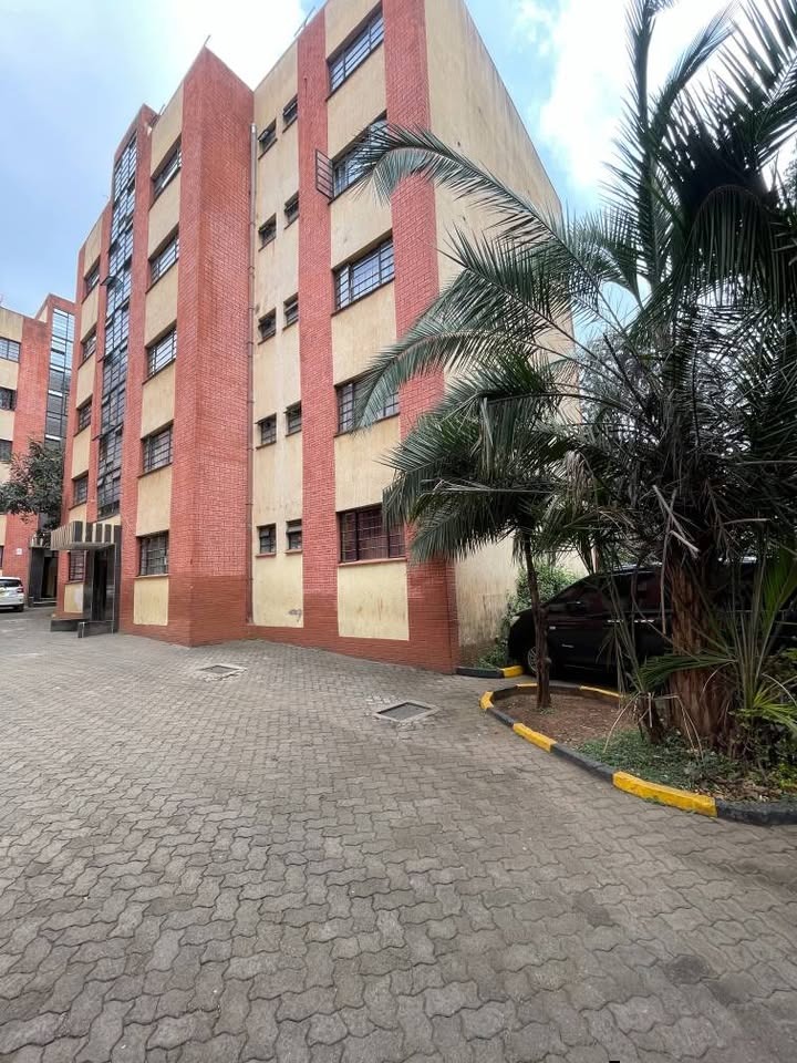 Spacious 3 bedroom apartment to let in Kilimani Image