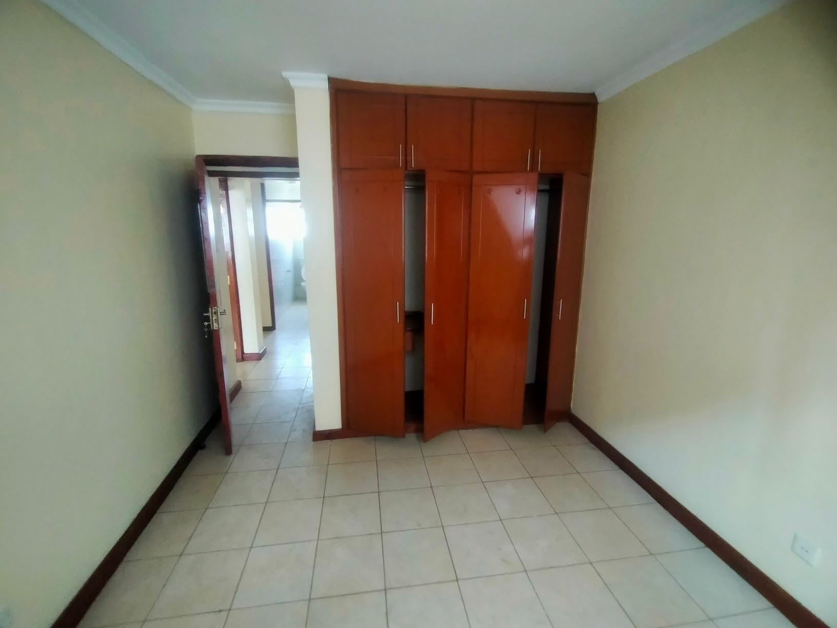 SPACIOUS 3 BEDROOM APARTMENT TO LET IN LANG'ATA Image