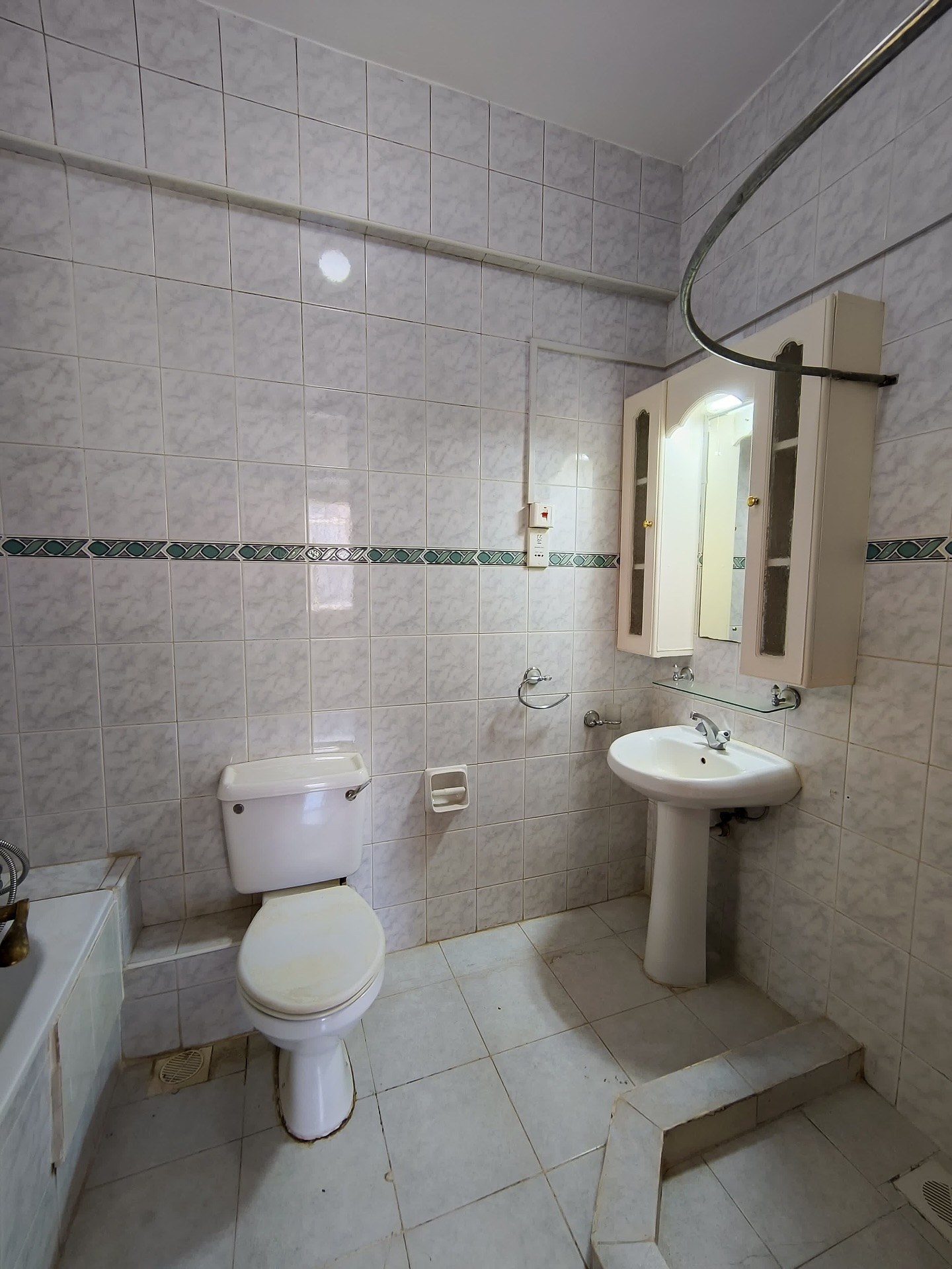 Spacious 3-Bedroom Apartment to Let in Westlands Image