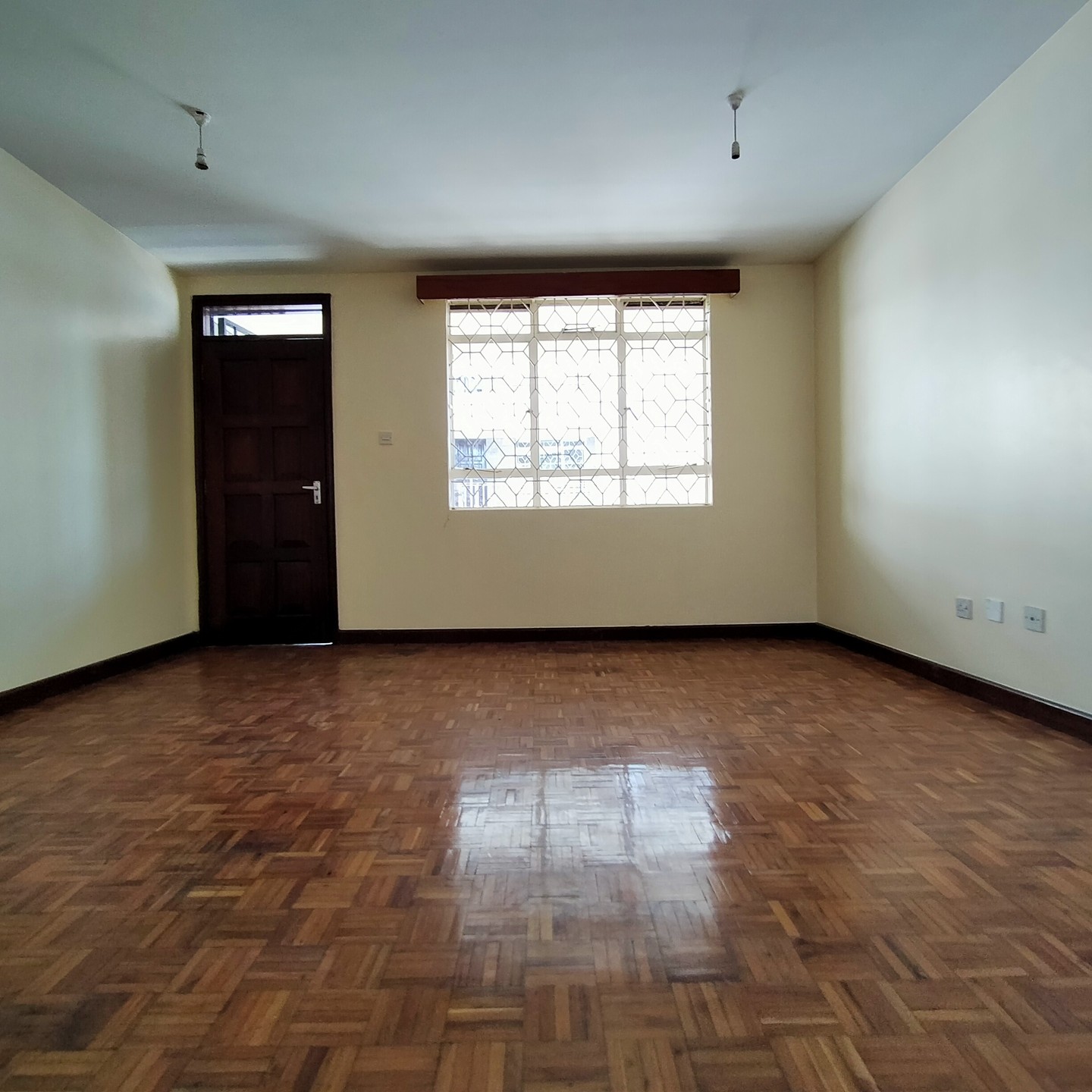 spacious 3 bedroom apartment with sq to let imara daima