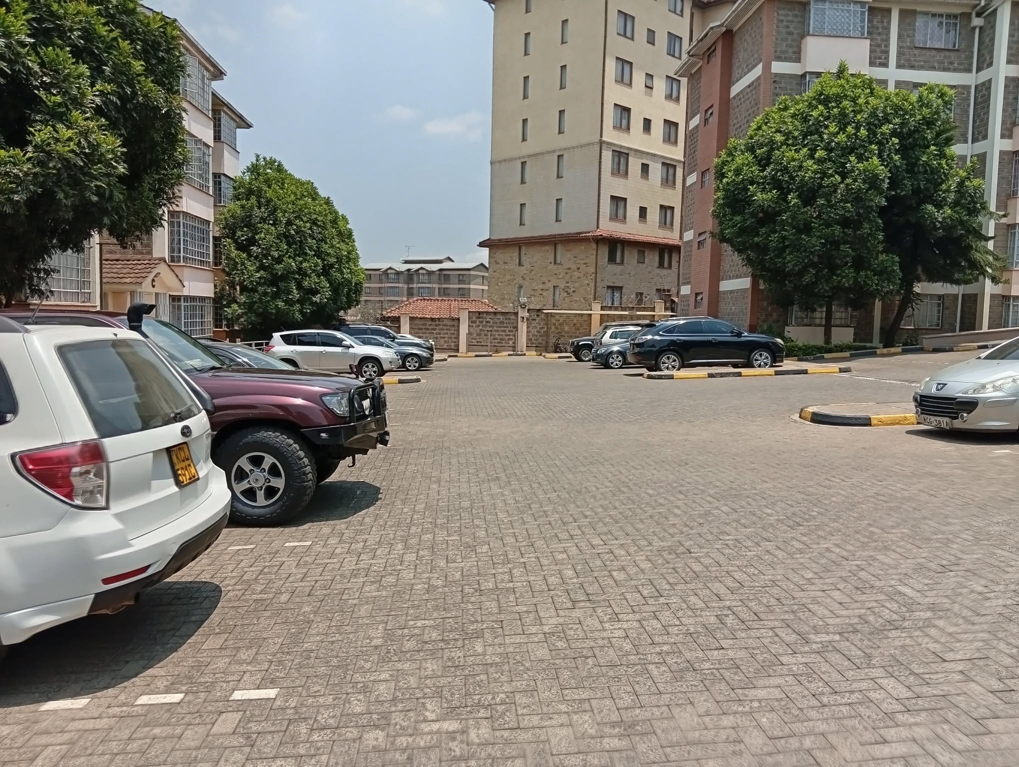 spacious 3 bedroom apartments to let in upperhill