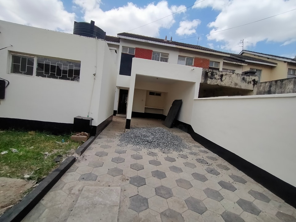 spacious 3 bedroom maisonette plus sq to let in Langata