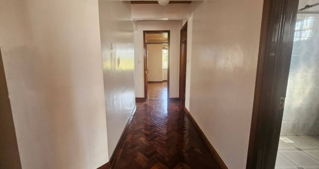 Spacious 3 bedroom maisonette to let in Runda Image