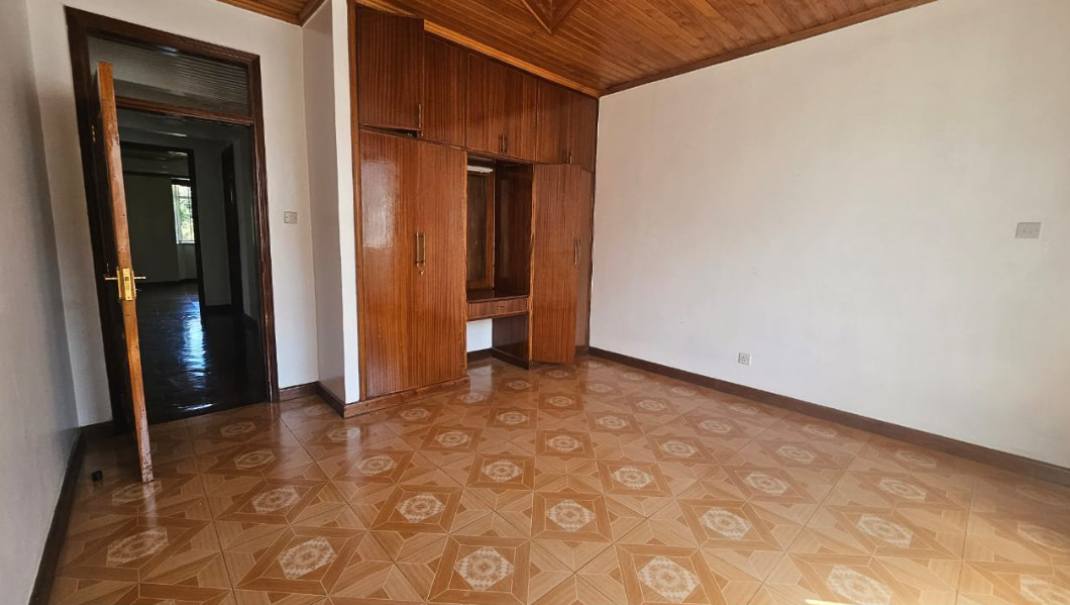 Spacious 3 bedroom maisonette to let in Runda Image